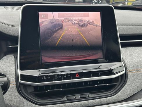 Used 2022 Jeep Compass Sport image 22