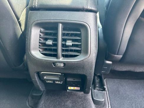 Certified 2019 Jeep Cherokee Limited AWD/4WD image 38