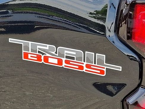Used 2026 Chevrolet Colorado Trail Boss AWD/4WD image 27