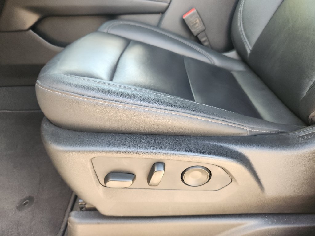 Used 2025 Chevrolet Tahoe LT RWD image 30