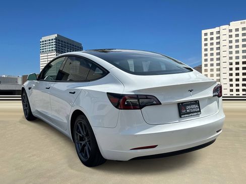 Used 2021 Tesla Model 3 Standard Range Plus RWD image 3