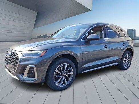 Certified 2023 Audi Q5 2.0T Premium Plus w/ Premium Plus Package image 3