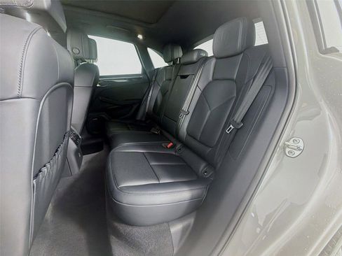Certified 2025 Porsche Macan image 21