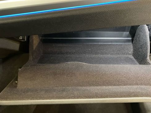 Used 2024 BMW 330e xDrive 330e xDrive image 24