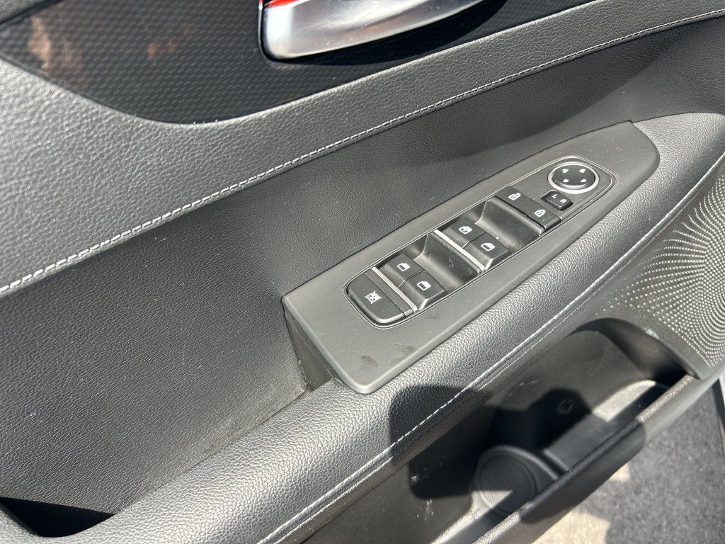 Used 2023 Kia Forte GT-Line w/ GT-Line Premium Package FWD image 19