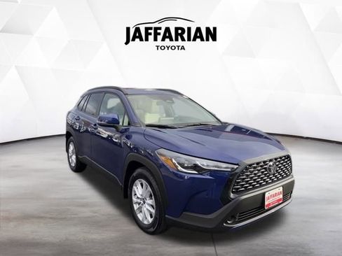 Certified 2024 Toyota Corolla Cross LE image 1