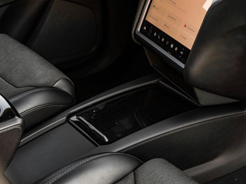 Used 2018 Tesla Model X 75D image 24