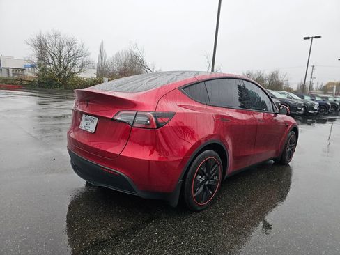 Used 2024 Tesla Model Y Long Range image 7