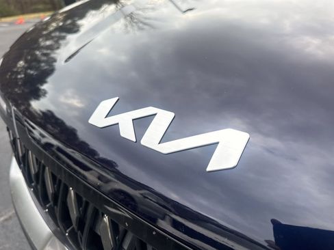 New 2026 Kia Carnival EX image 17