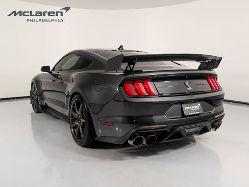 Used 2022 Ford Mustang Shelby GT500 w/ Carbon Fiber Track Pack RWD image 3