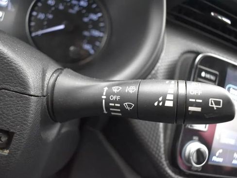 Used 2024 Nissan Kicks SV image 25