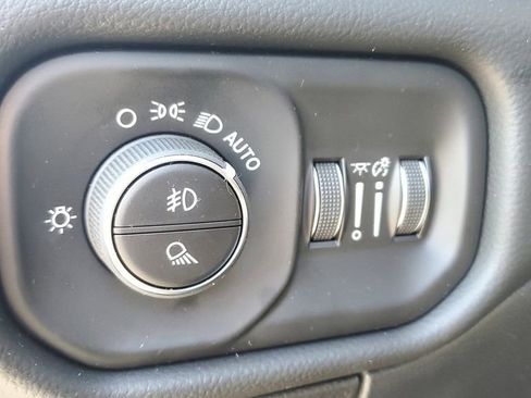 New 2026 RAM 1500 4x4 Crew Cab image 24