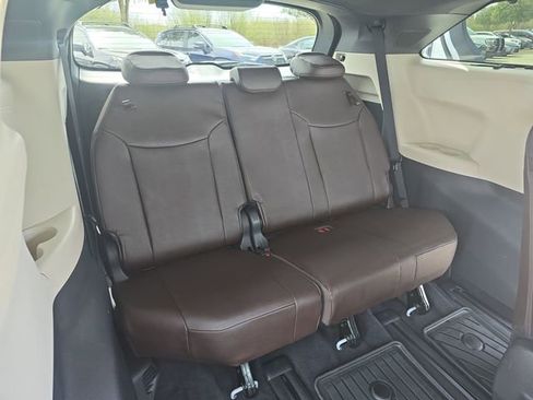 Used 2024 Toyota Sienna Platinum image 12