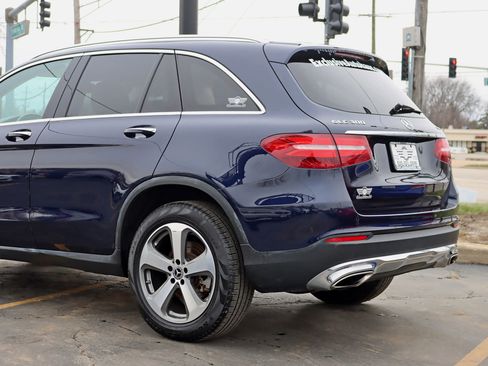Used 2019 Mercedes-Benz GLC 300 GLC 300 4MATIC Sport Utility 4 image 12