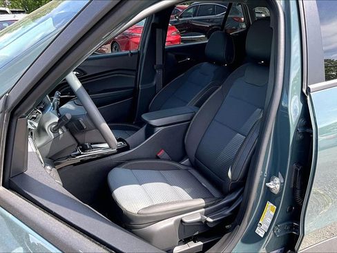 Used 2026 Chevrolet Trax LT FWD image 34