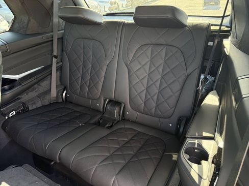 New 2027 BMW X7 xDrive40i w/ Executive Package AWD/4WD image 24
