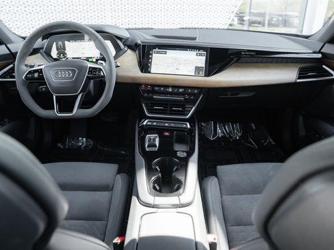 Certified 2023 Audi e-tron GT Premium Plus image 8