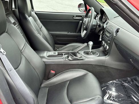 Used 2009 MAZDA MX-5 Miata Sport w/ Convenience Pkg RWD image 9