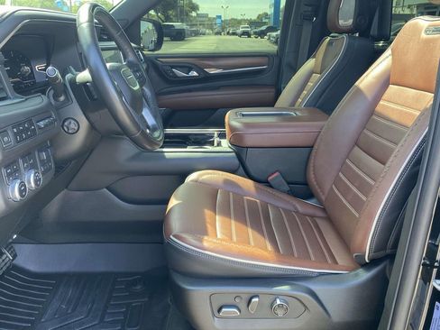 Used 2023 GMC Yukon Denali Ultimate AWD/4WD image 16