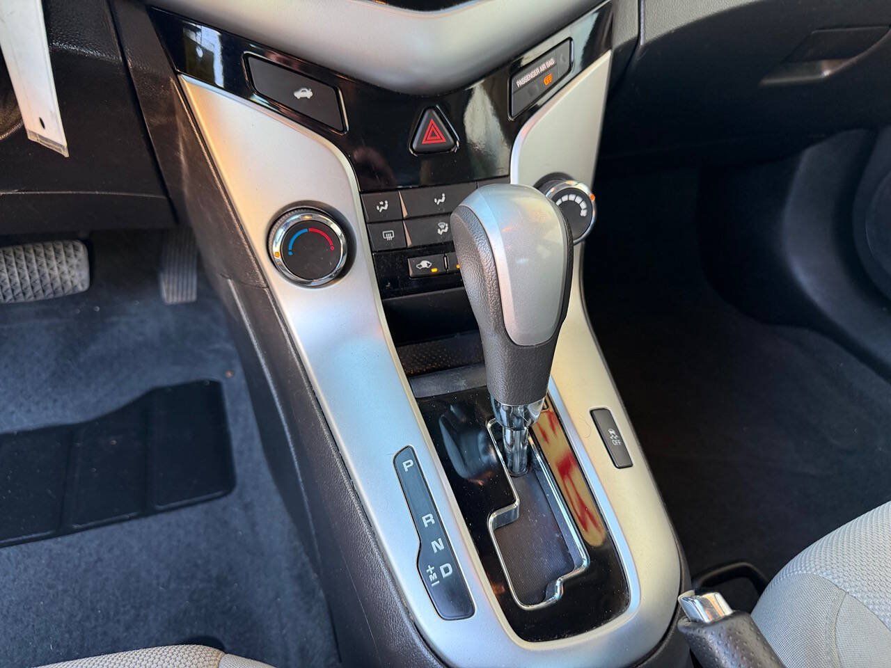 Used 2015 Chevrolet Cruze LT w/ Technology Package FWD image 24