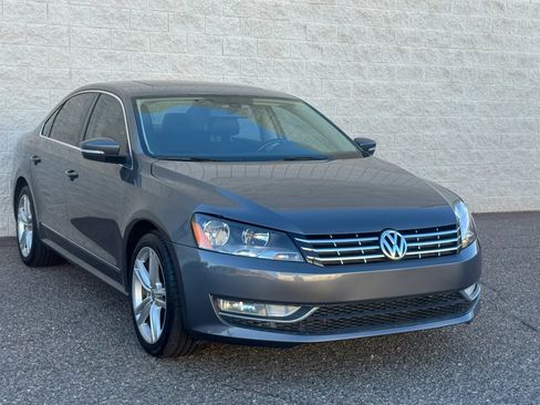 Used 2013 Volkswagen Passat TDI SEL Premium FWD image 3