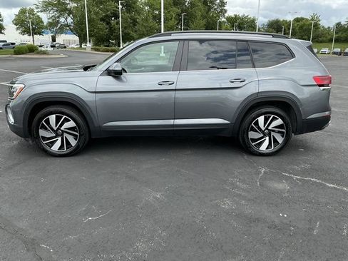 Used 2025 Volkswagen Atlas SE AWD/4WD image 10