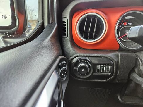 Used 2019 Jeep Wrangler Unlimited Rubicon image 13