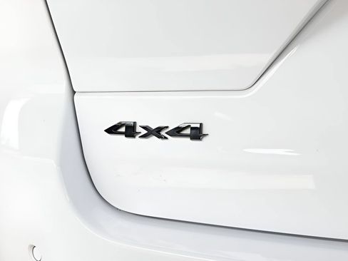 Used 2023 Jeep Grand Cherokee Altitude AWD/4WD image 18