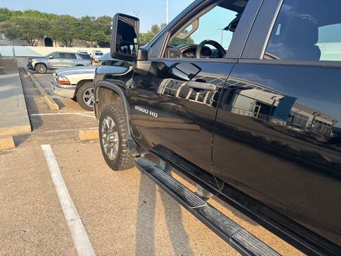 Used 2022 Chevrolet Silverado 2500 Custom w/ Custom Convenience Package AWD/4WD image 12
