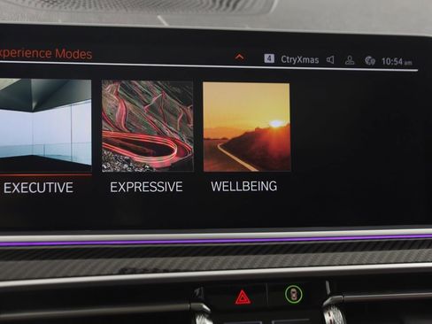 Used 2022 BMW X6 M50i w/ Executive Package image 39