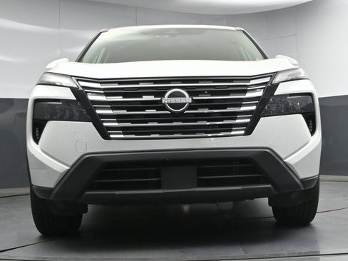 Used 2025 Nissan Rogue SV image 23