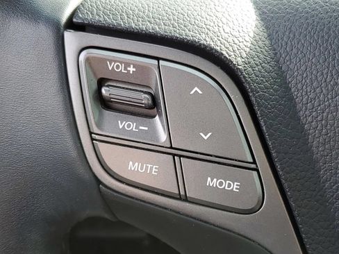 Used 2017 Hyundai Santa Fe FWD image 30