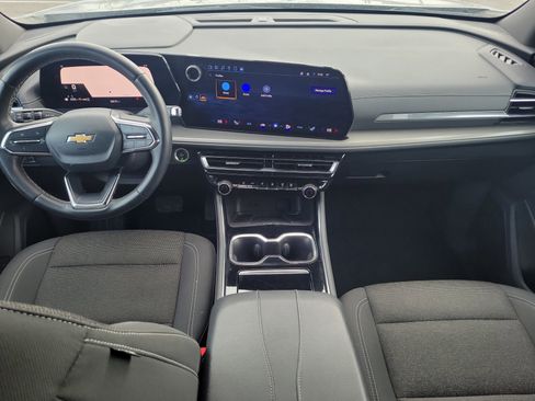 Used 2024 Chevrolet Traverse LT image 13