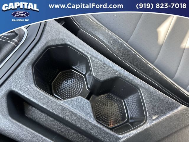 Used 2025 Volkswagen Jetta SE FWD image 32