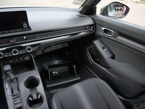 Used 2025 Honda Civic Sport image 11