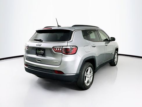 Used 2023 Jeep Compass Latitude image 9