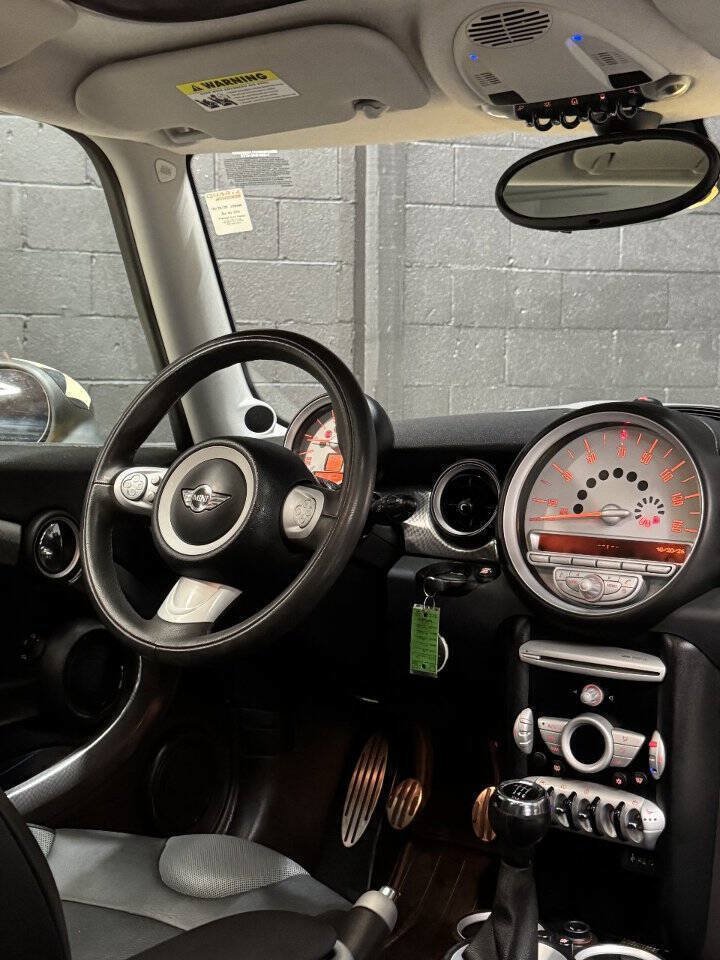 Used 2008 MINI Cooper S w/ Convenience Pkg FWD image 3