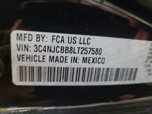 Used 2020 Jeep Compass Latitude FWD image 33
