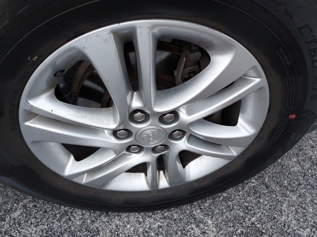 Used 2020 Buick Enclave Essence FWD image 2