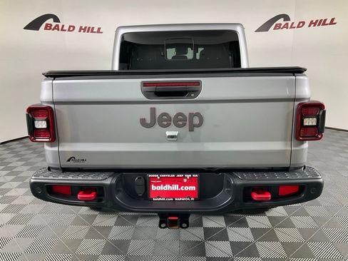 Used 2020 Jeep Gladiator Rubicon image 5