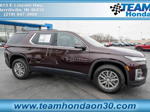 Used 2023 Chevrolet Traverse LT image 1