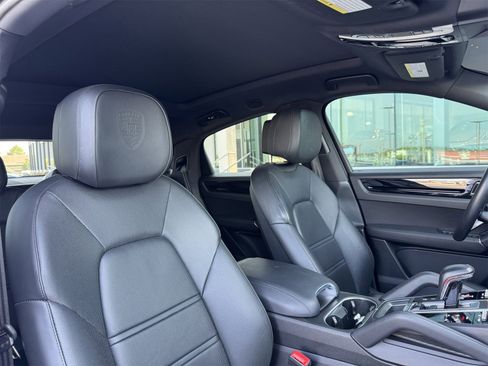 Certified 2022 Porsche Cayenne Coupe image 30