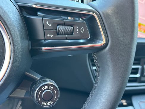 Certified 2026 Porsche Macan AWD/4WD image 29