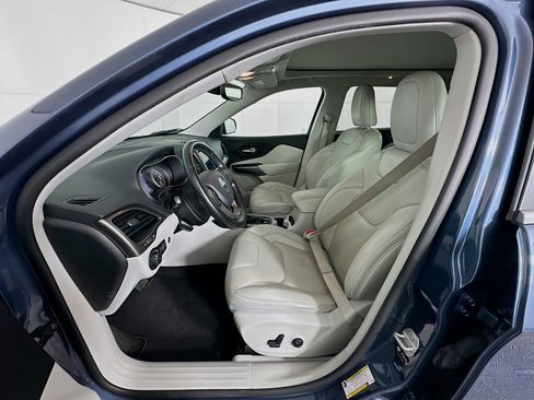 Used 2021 Jeep Cherokee Latitude Lux w/ Sun & Sound Group image 13