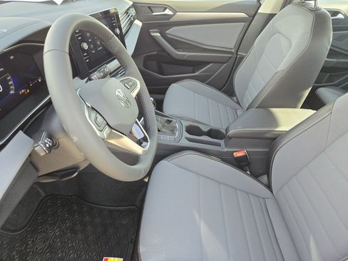 New 2026 Volkswagen Jetta SE FWD image 10