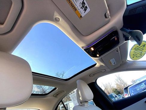 Used 2025 Mercedes-Benz E 350 4MATIC Sedan image 11