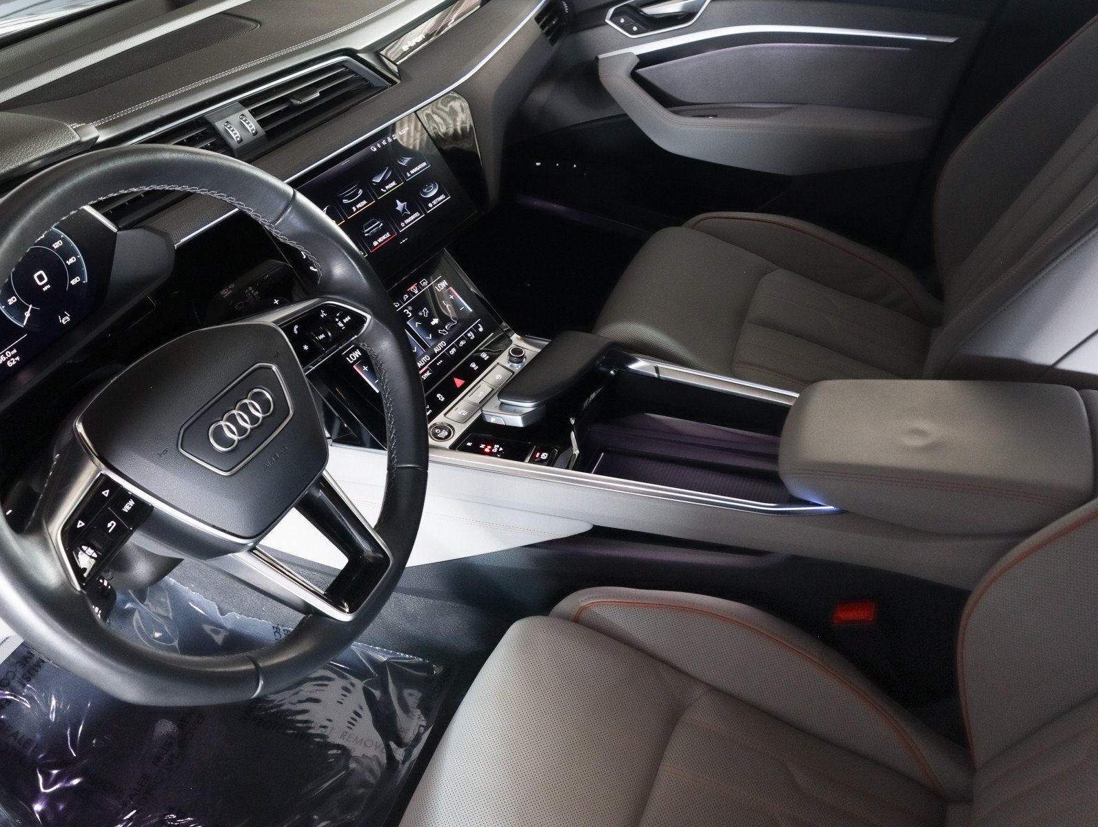 Used 2024 Audi Q8 e-tron Prestige AWD/4WD image 19
