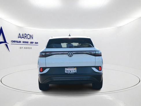 Used 2024 Volkswagen ID.4 2WD image 3
