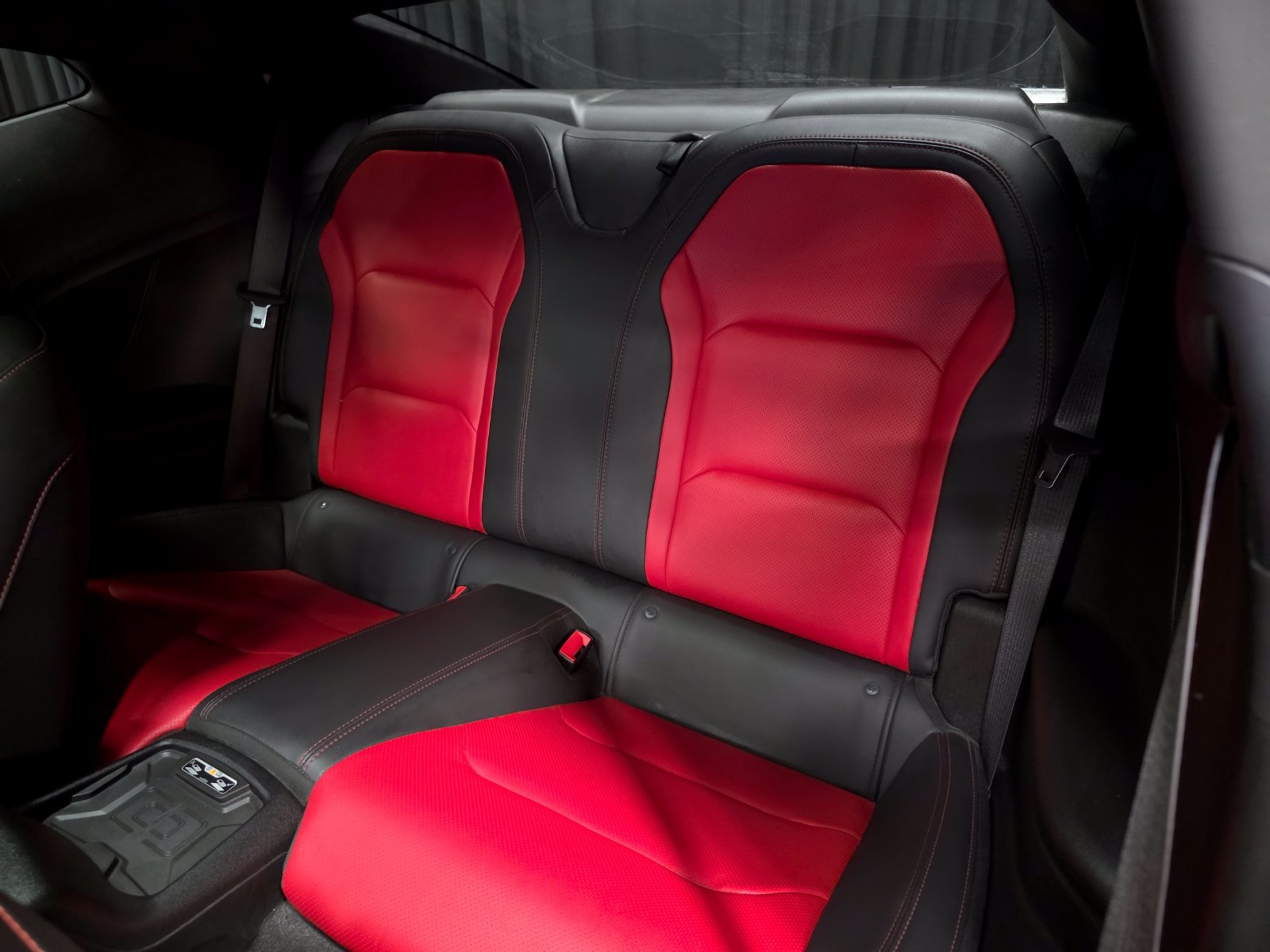 Used 2018 Chevrolet Camaro SS RWD image 32