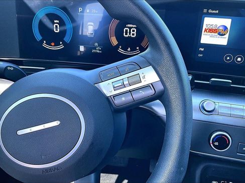 Used 2025 Hyundai Kona SE FWD image 19